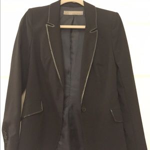 Blazer with sequin outline